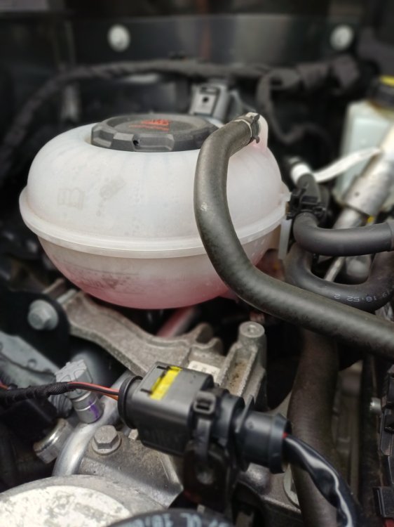 skoda coolant bottle 1.jpg