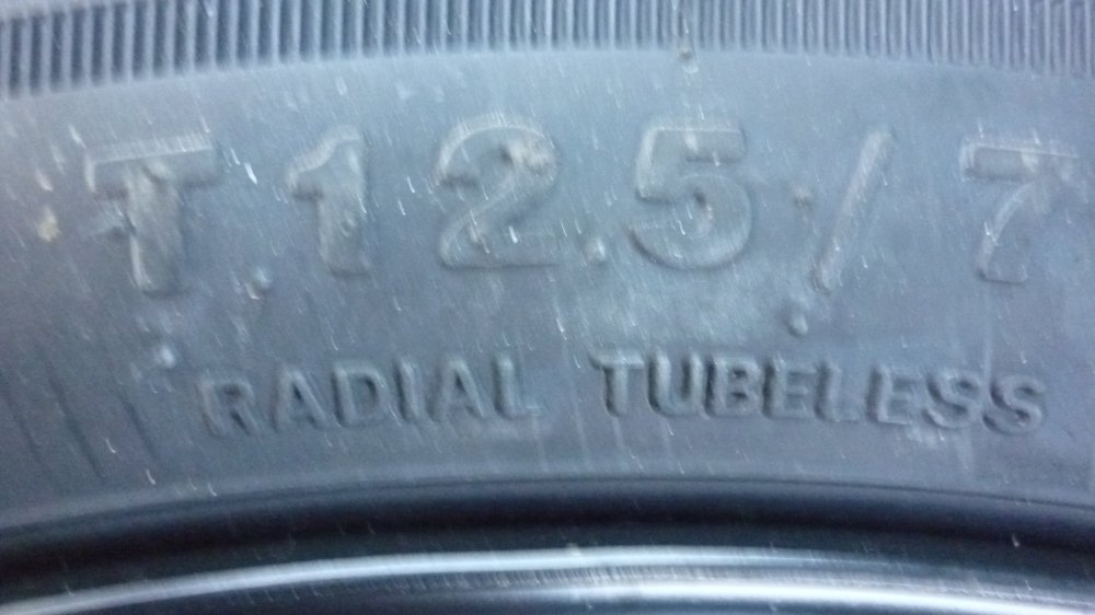 Octavia 4.5 spacesaver tyre A.jpg
