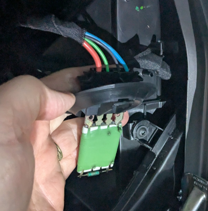 Fan resistor replaced...now has hot Bakelite smell