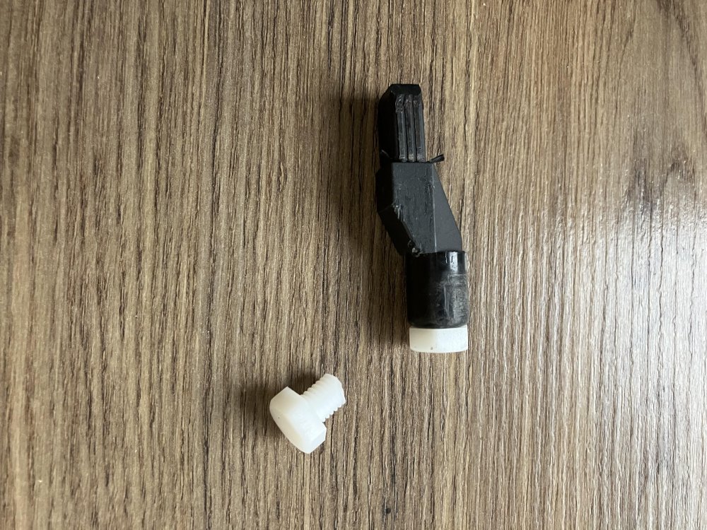 car shelf lug.jpg