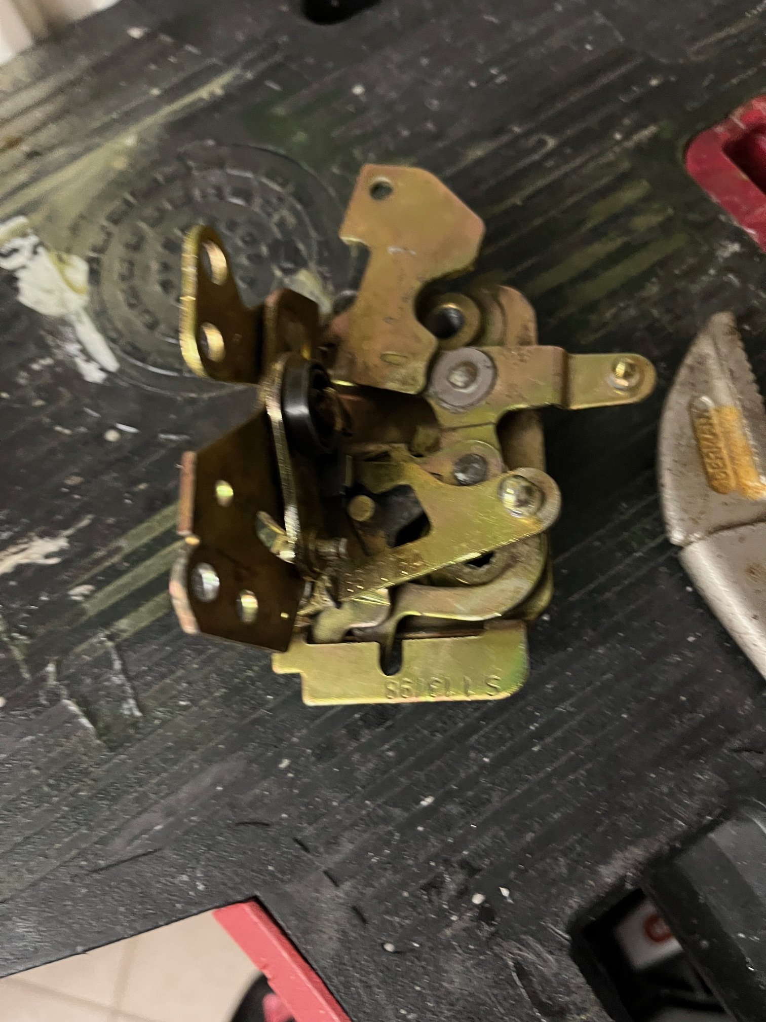 Car door lock barrel change