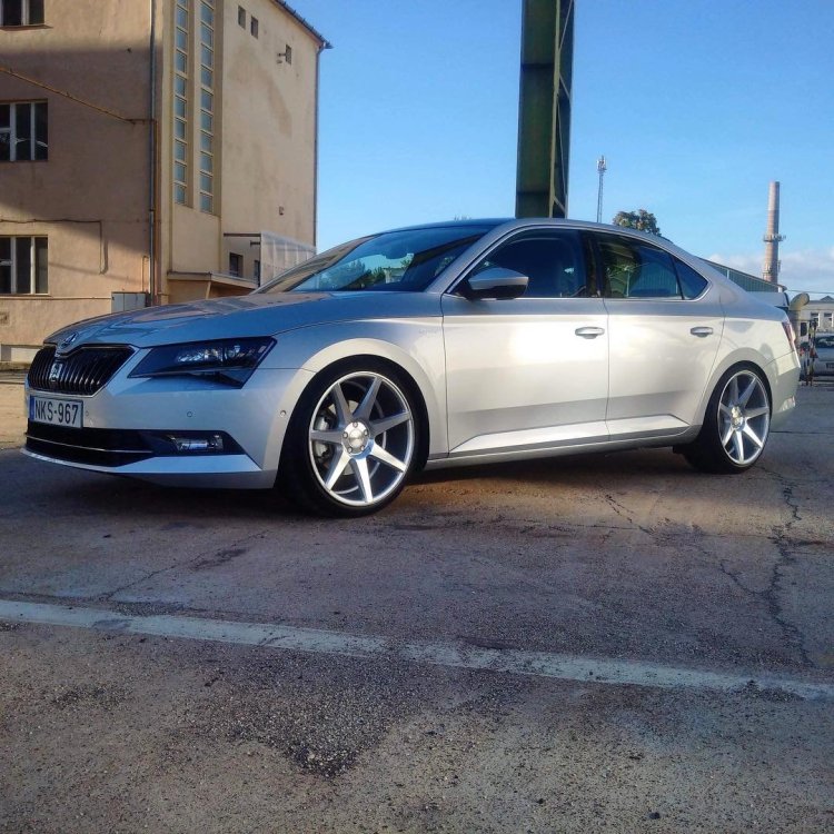 vossen cv7 20x10.jpg