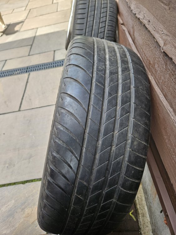 Tyre2.jpg