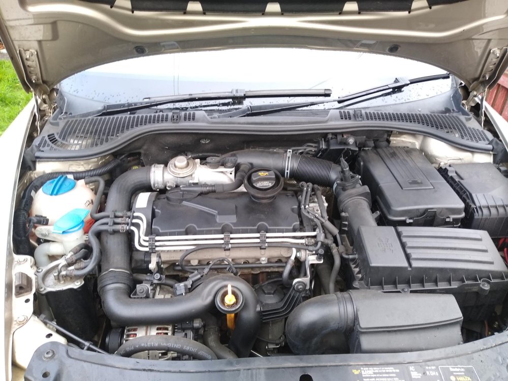 2 Engine bay.jpg