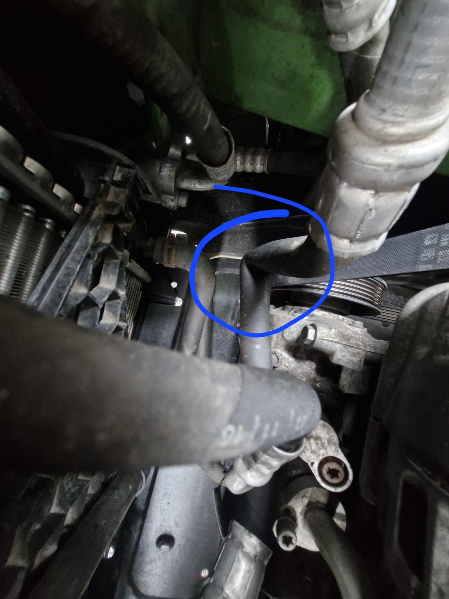 Air conditioning hose/pipes replacement