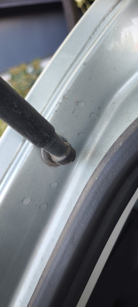 Boot strut bolt came loose