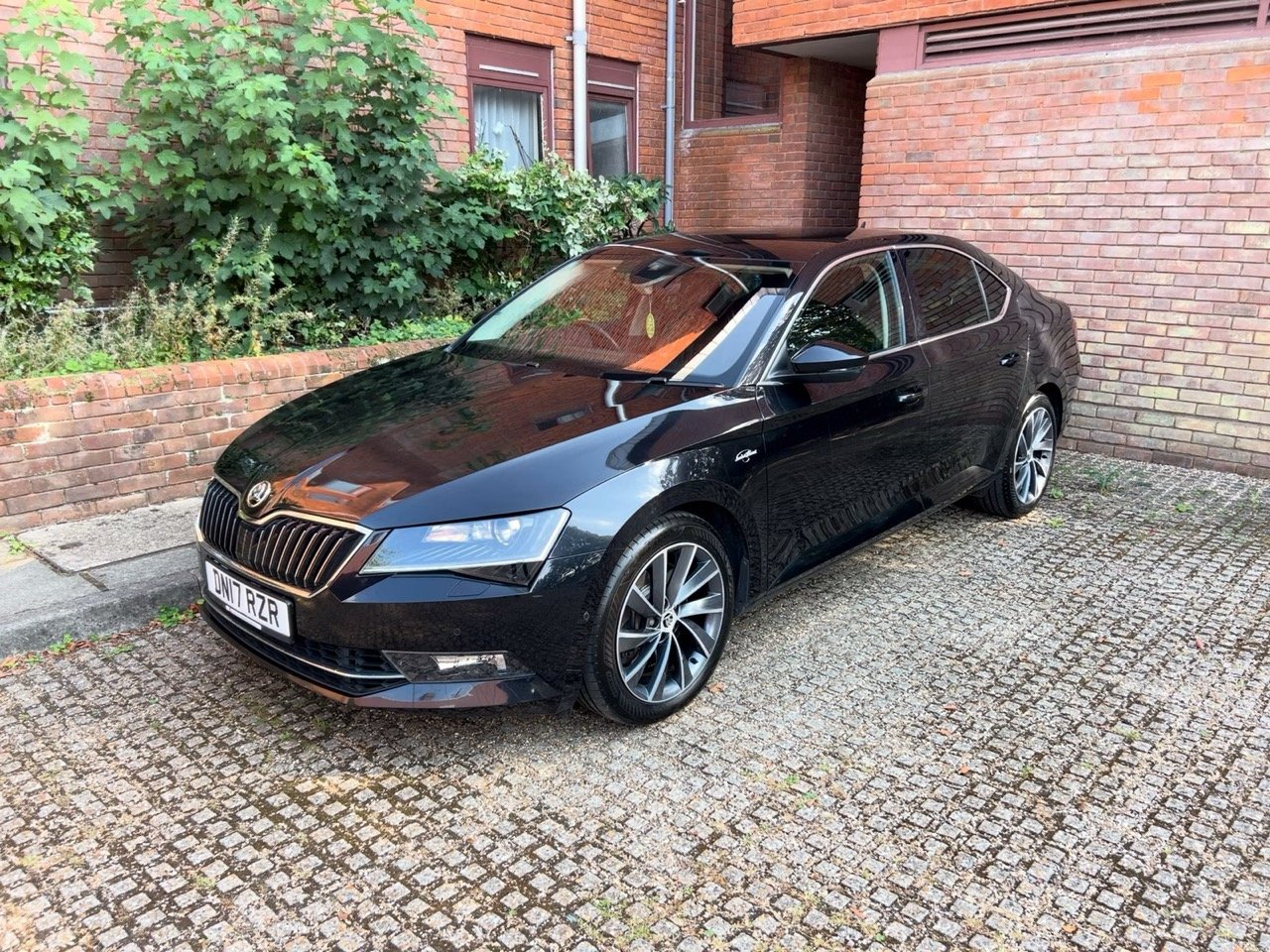 Skoda 2017 2L Petrol 4x4 Laurin Klement FOR SALE