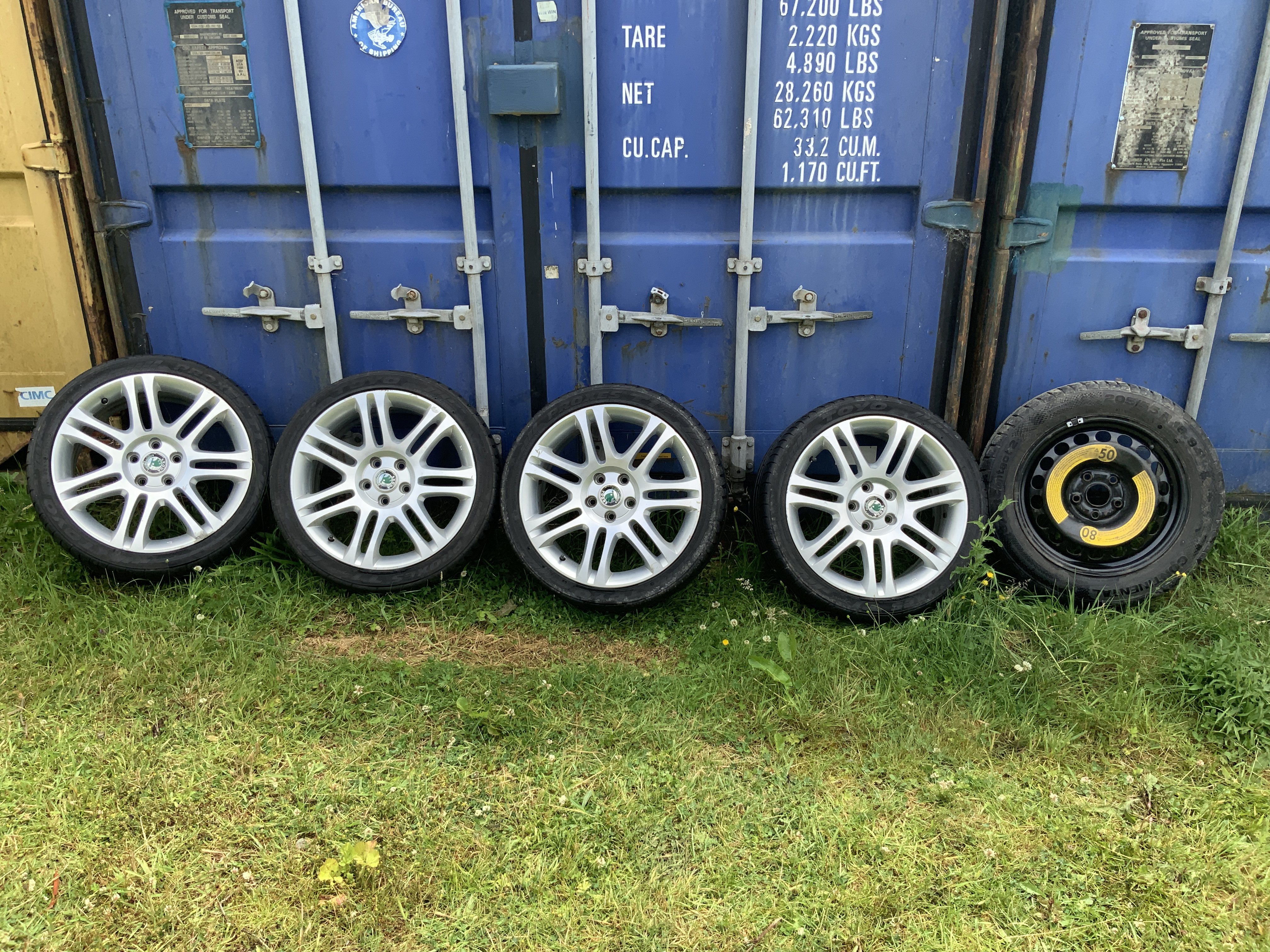 Skoda Superb Alloy Wheels 18 inch from 2013 Superb Elegance Mk2. Set of four. Plus steel spare.