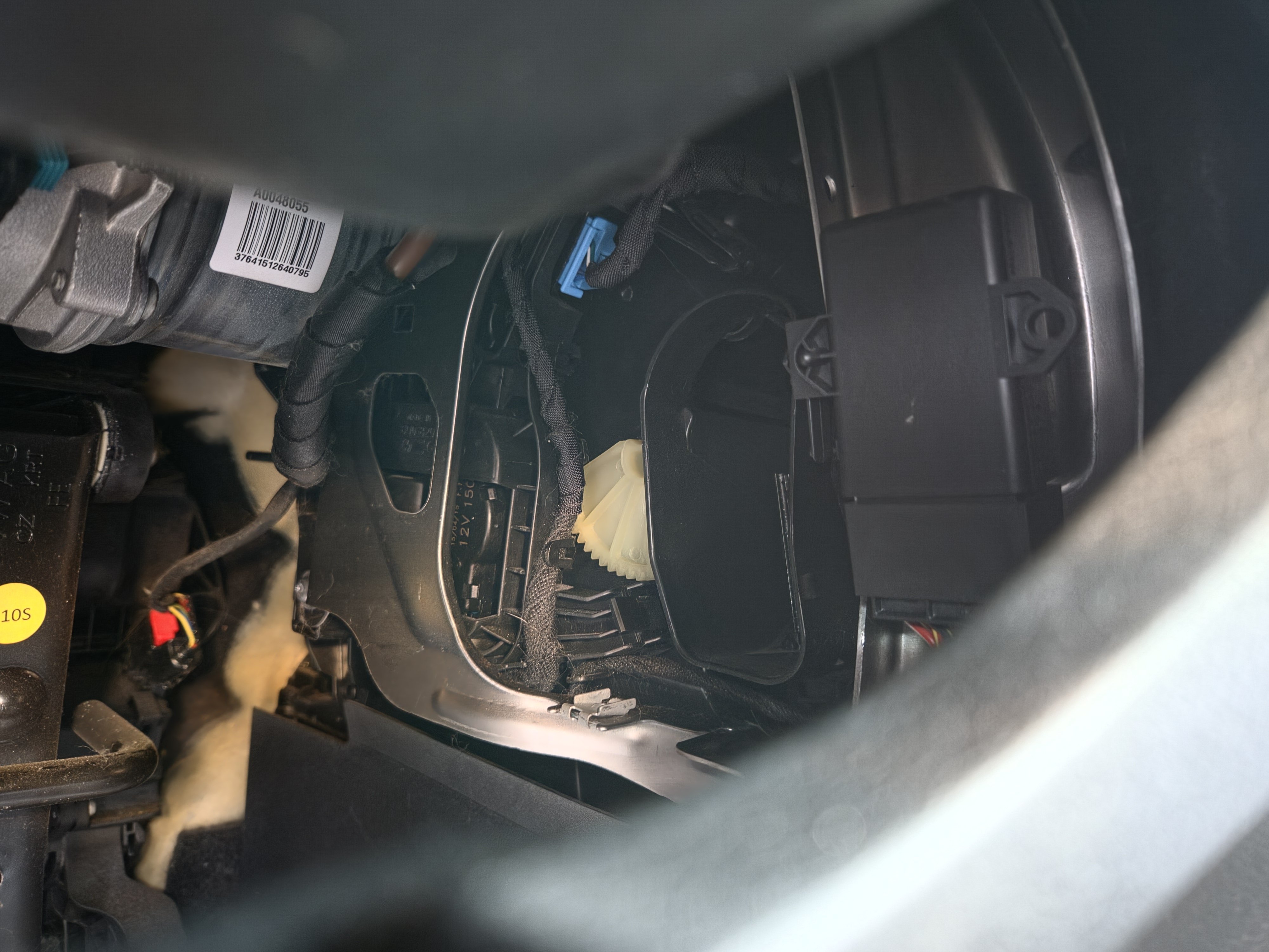 AC system flap motors, LHD how to access